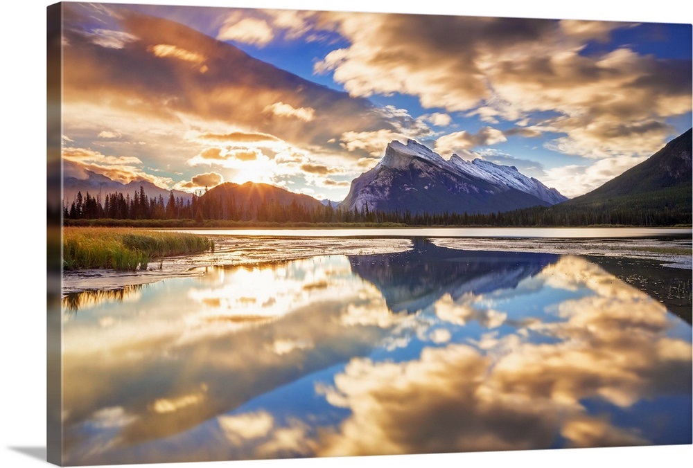 Canada, Alberta, Banff National Park, Vermillion Lake and Mount Rundle