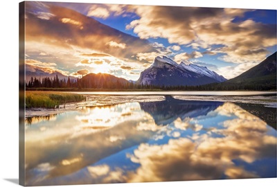 Canada, Alberta, Banff National Park, Vermillion Lake and Mount Rundle