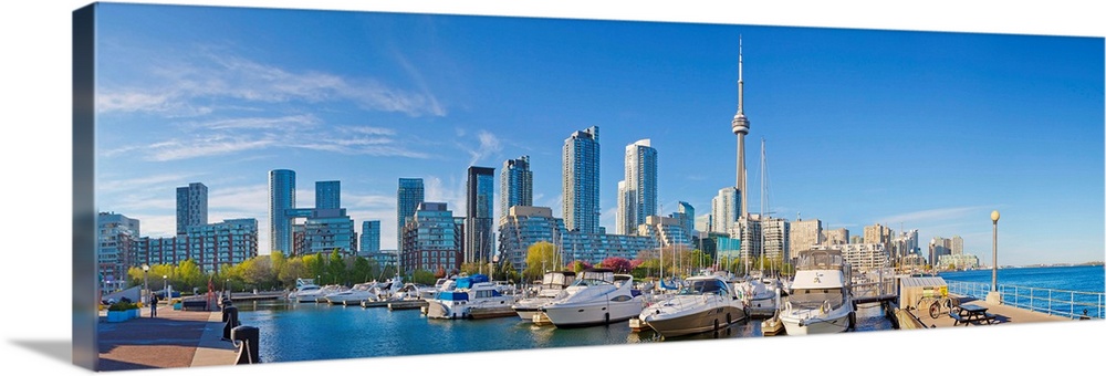 Canada, Ontario, Toronto, Marina Quay West and CN Tower.