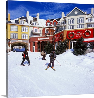 Canada, Quebec, Laurentides, Mont Tremblant, skiers at village