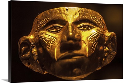 Colombia, Bogota, Pre-columbian gold mask at Gold Museum