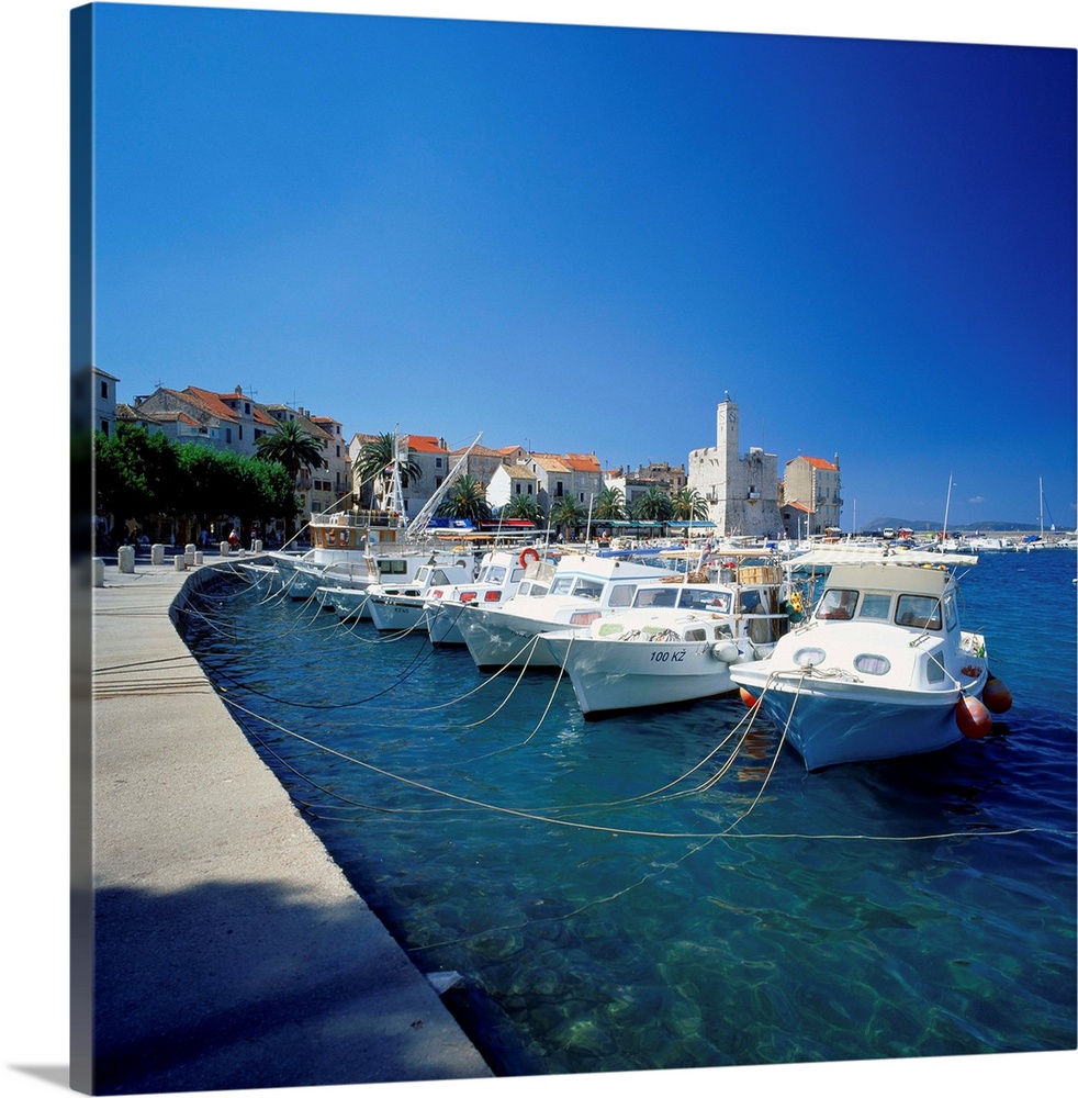 Croatia, Dalmatia, Adriatic Coast, Vis island, Komi..a, Harbour