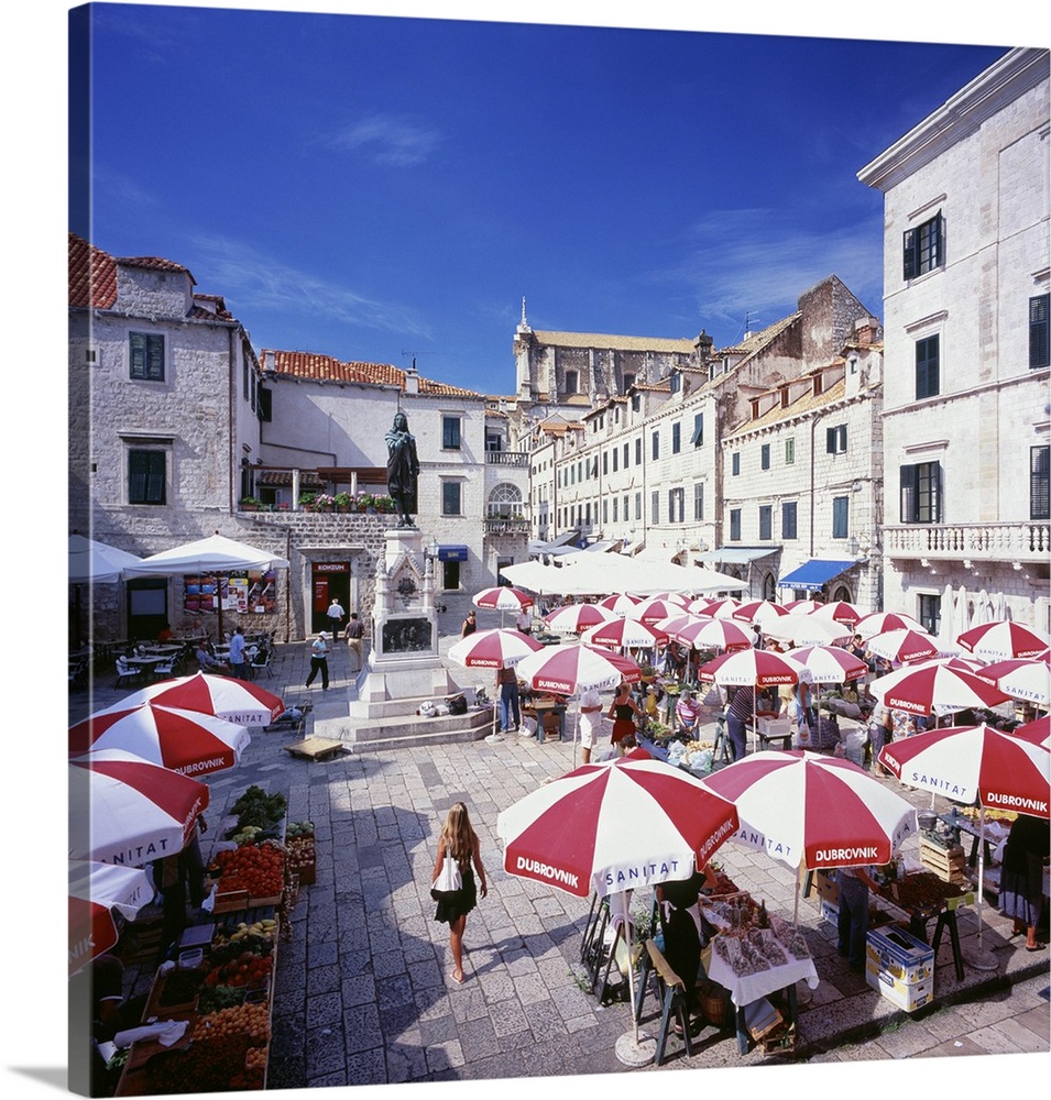 Croatia, Dalmatia, Dubrovnik, Gonduliceva square and market