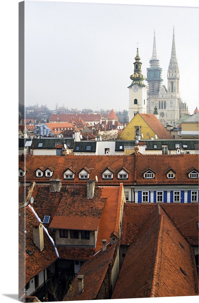 Croatia, Zagreb, Mediterranean area, View across old town and the Cathedral