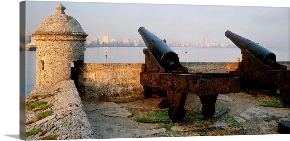 Cuba, Havana, Castillo del Morro, cannons