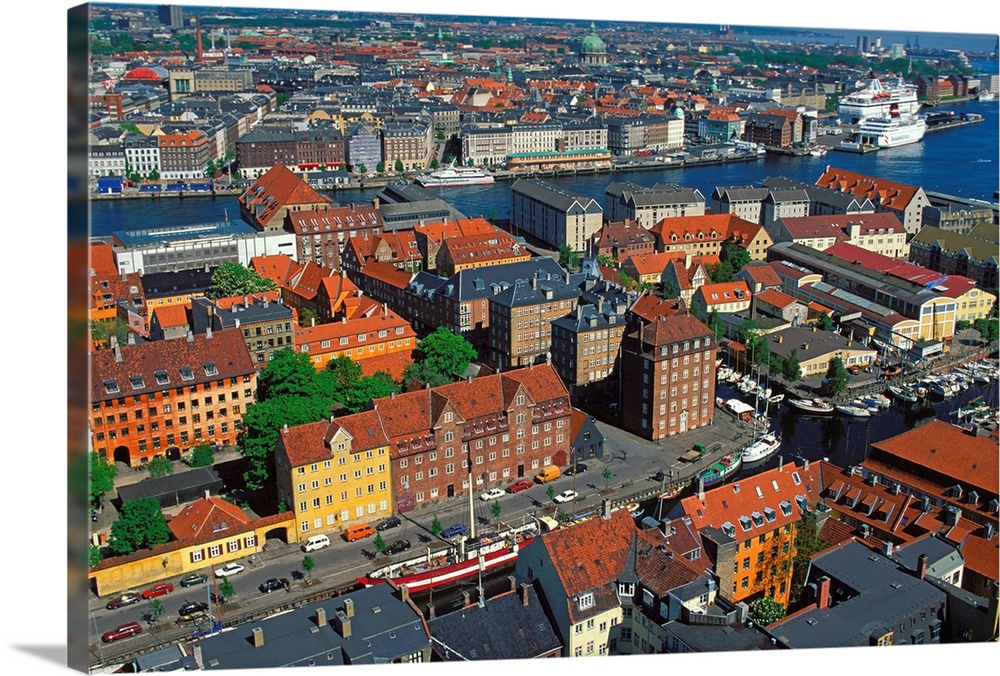 Danimarca/Copenaghen/Panorama della citt. con il quartiere di Christiania in primo piano.