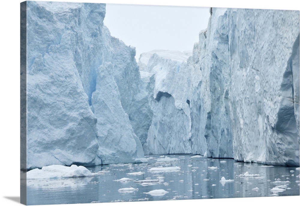 Denmark, Greenland, Ilulissat, Iceberg in Disko Bay.