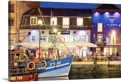 England, Devon, Plymouth, Pubs and restaurants in the Barbican district by night