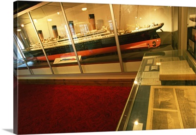 England, Liverpool, Merseyside Maritime Museum, ship model of the Titanic