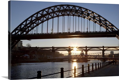 England, Newcastle upon Tyne, The Tyne Bridge viewed from the Quayside