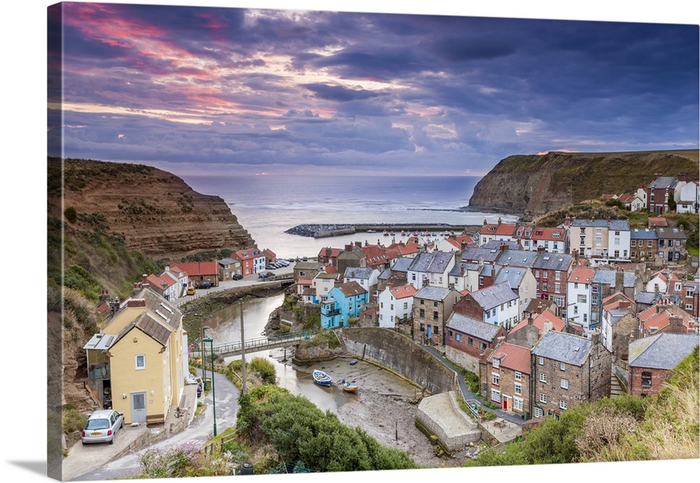 UK, England, Great Britain, North York Moors National Park, North Yorkshire, Staithes, Seaside village.
