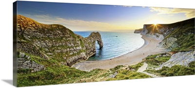 England, South West Coast Path, Dorset, Lulworth, Sunset in Durdle door & Jurassic Coast