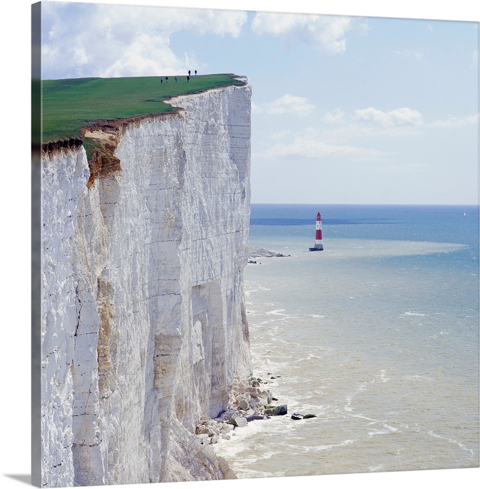 England, Sussex, Seven Sisters cliffs, Beachy Head Lighthouse