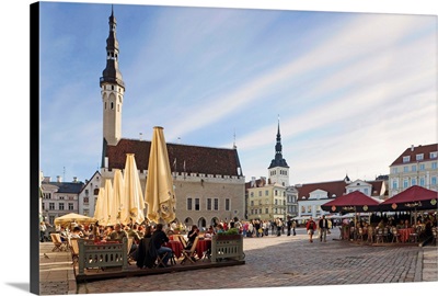 Estonia, Eesti, Tallin, Town Hall Square and the steepled Town Hall building