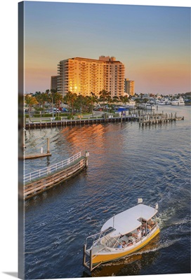 Florida, Atlantic ocean, Fort Lauderdale, Water taxi on the Intracoastal Waterway