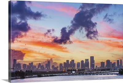 Florida, Atlantic ocean, Miami Beach, Skyline at sunset