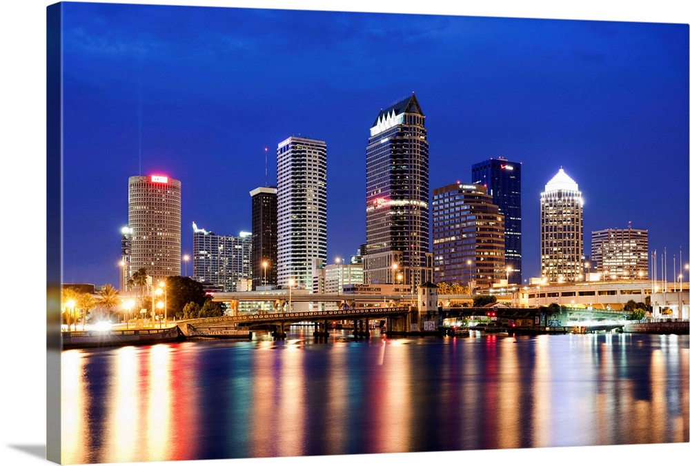 Florida, Tampa, View of the skyline reflected in the Hillsborough River