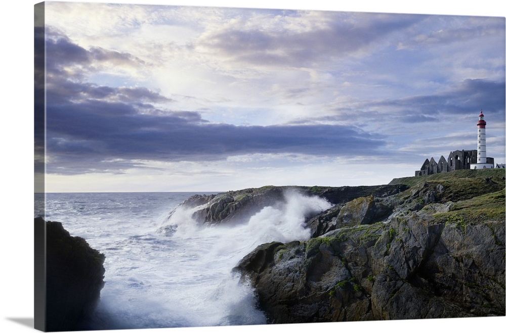 France, Brittany, Atlantic ocean, Finistere, Pointe Saint-Mathieu, lighthouse