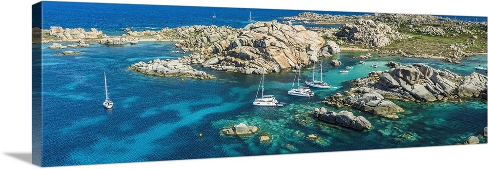 France, Corsica, Parc International Marin des Bouches de Bonifacio, Lavezzi Islands, Boats at anchor, white sands in natur...