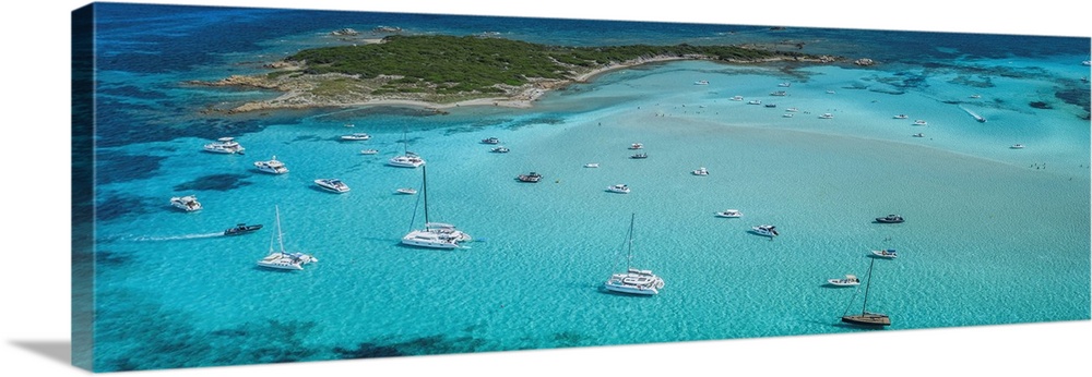 France, Corsica, Mediterranean sea, Parc International Marin des Bouches de Bonifacio, Bonifacio, White sand in the blue l...