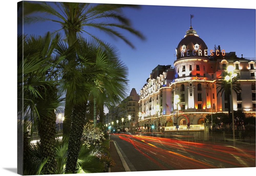 France, Cote d'Azur, Nice, Hotel Negresco, Promenade des Anglais.