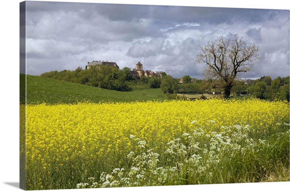 France, Limousin, Cavagnac, The hilltop village of Cavagnac