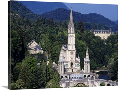 France, Midi-Pyrenees, Hautes-Pyrenees, Lourdes, The basilica and shrine