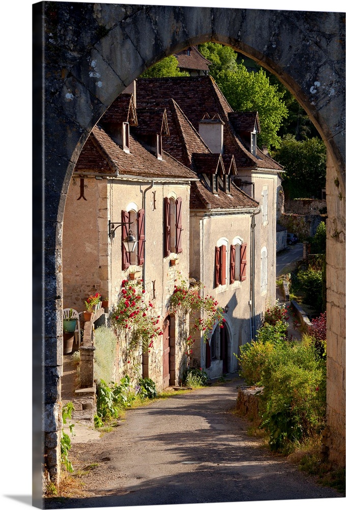France, Midi-Pyr..n..es, Saint-Cirq-Lapopie, Lot, Quercy, View of some houses in the lower part of St Cirq Lapopie looking...