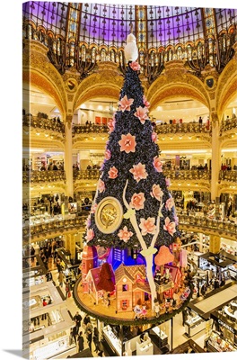 France, Paris, Galeries Lafayette, The famous department store decorated for Christmas