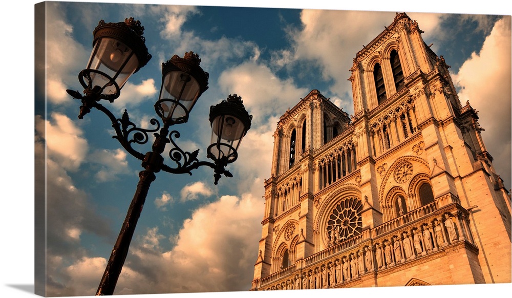 France, Paris, Ile de la Cite, Ile Saint-Louis, Notre Dame de Paris, Western facade of Notre-Dame Cathedral.