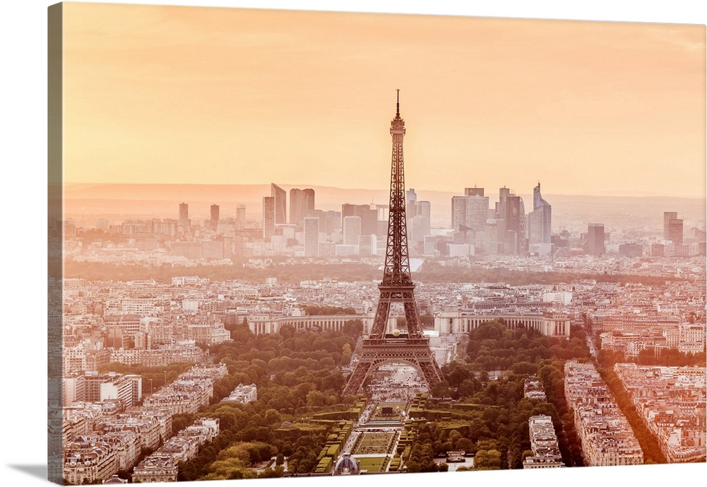 France, Ile-de-France, Ville de Paris, Paris, Invalides, Eiffel Tower, View from Tour Montparnasse at sunset
