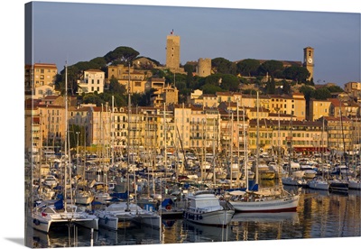 France, Provence-Alpes-Cote d'Azur, morning light illuminates the Vieux Port