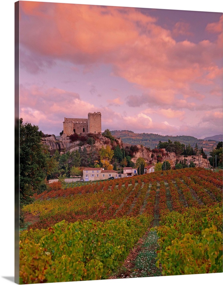 France, Provence-Alpes-Cote d'Azur, Vaucluse, Vaison la Romaine village