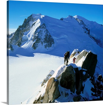 France, Rhone-Alpes, Mont-Blanc and alpinists