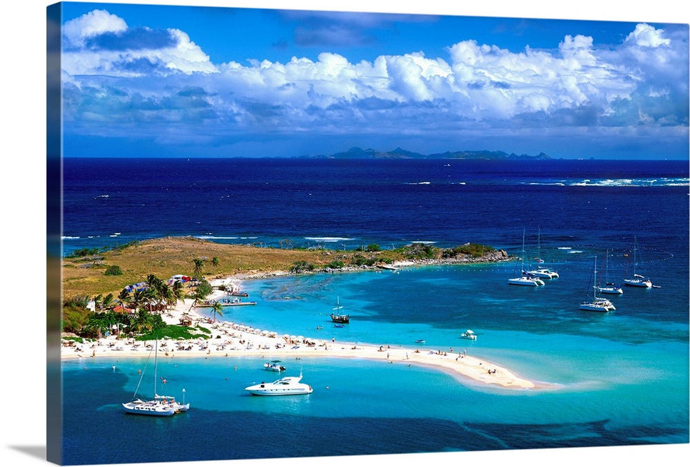 French Antilles, Caribbean, St Martin, Ilet Pinel (islet), beach