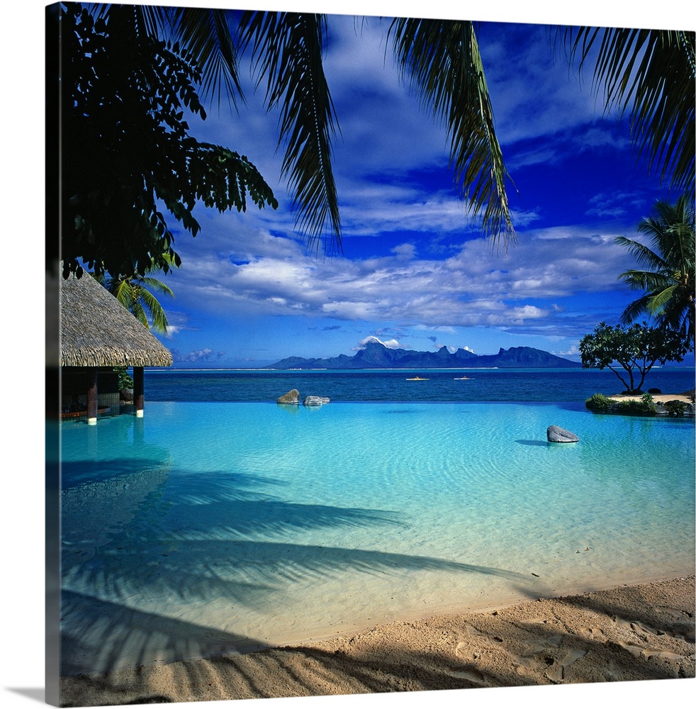 French Polynesia, Polyn.sie fran.aise, Society Islands, Iles de la Soci.t., Tahiti, Beachcomber Resort, view to Moorea
