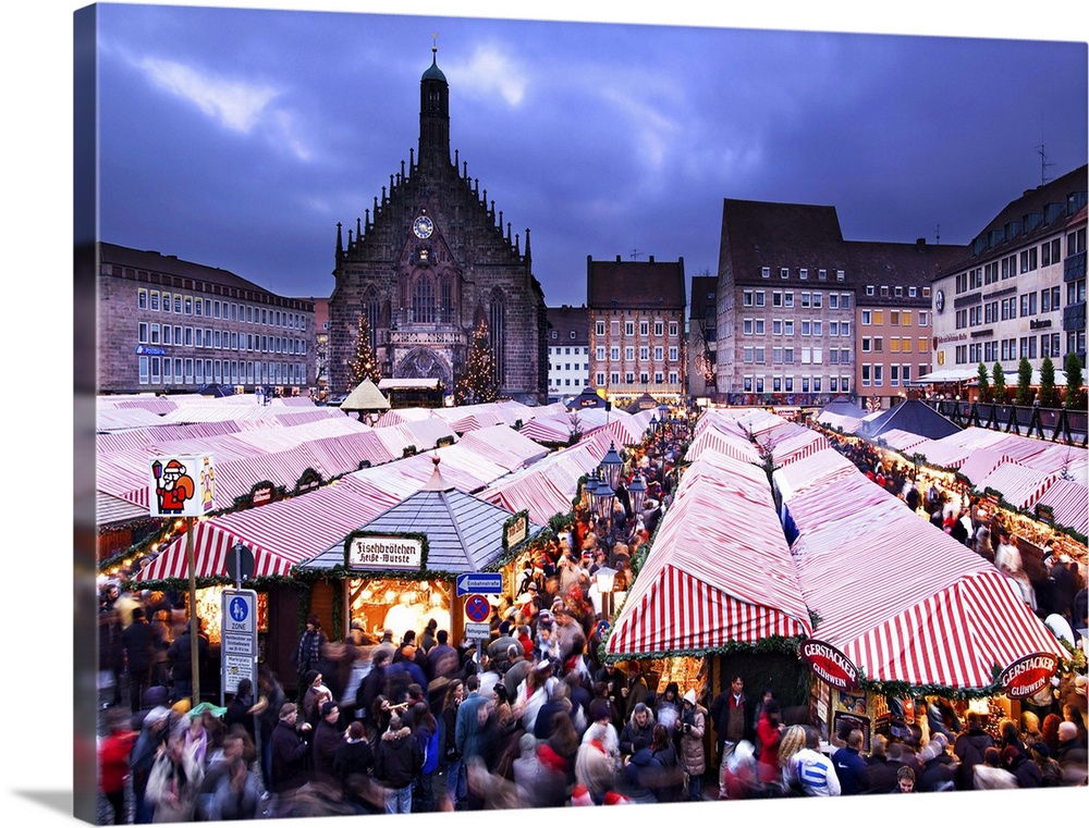 Germany, Bavaria, Christmas market at Hauptmarkt with Frauenkirche