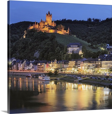 Germany, Cochem, Town on the Mosel river dominated by the imposing Reichsburg castle