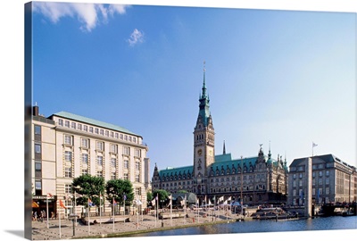 Germany, Hamburg, Rathaus (townhall), view from Alster canal
