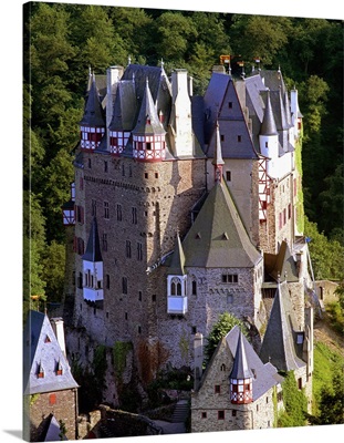 Germany, Rhineland-Palatinate, Moselle Valley, View of Burg (Castle) Eltz