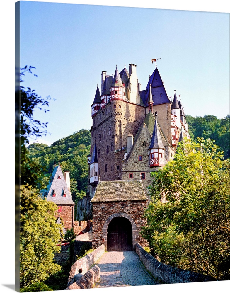 Germany, Rhineland-Palatinate, Moselle Valley, View of Burg (Castle) Eltz