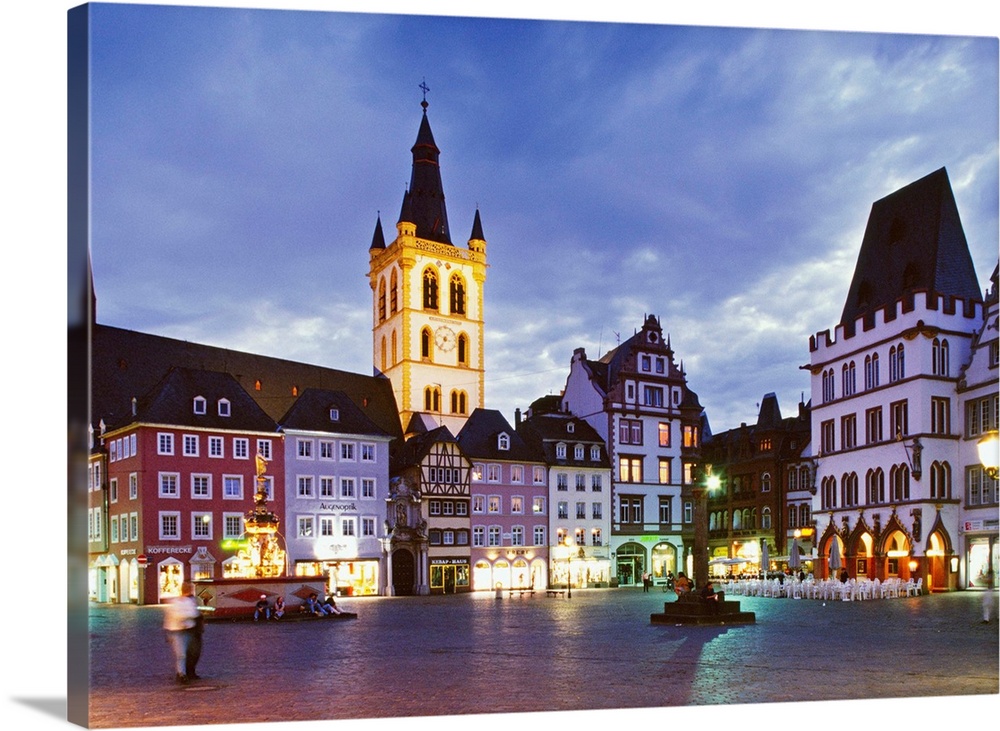 Germany, Rhineland-Palatinate, The Hauptmarkt, market square with the bell-tower
