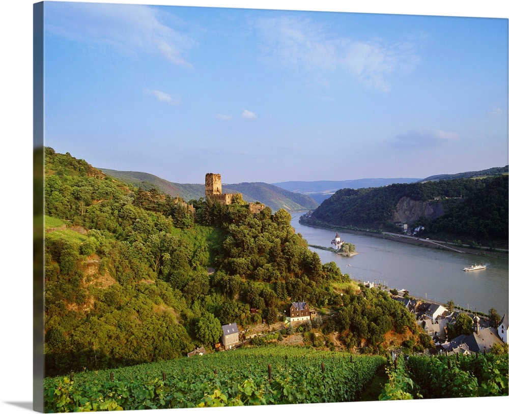 Germany, Rhineland-Palatinate, the Pfalzgrafenstein and the Gutenfels Castle