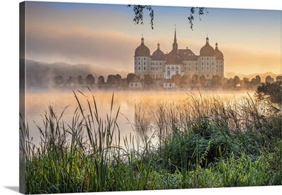 Germany, Saxony, Moritzburg, Morning Mood At The Castle Pond With The Baroque Castle