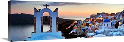 Greece, Aegean islands, Cyclades, Santorini island, Oia village at sunset