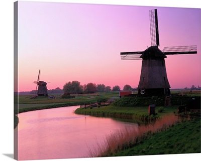 Holland, Schermerhorn, windmills at night