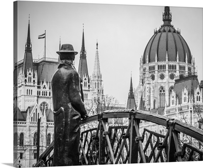 Hungary, Budapest, Danube Valley, The Imre Nagy Statue, Budapest's Parliament Building
