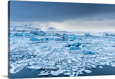 Iceland, South Iceland, Jokulsarlon, Iceberg Lagoon At Winter