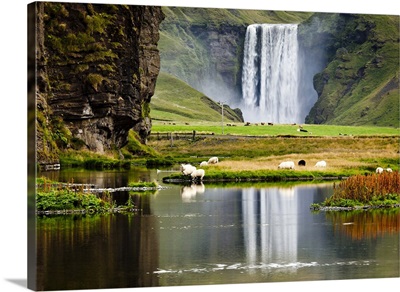 Iceland, South Iceland, Skogafoss Waterfall