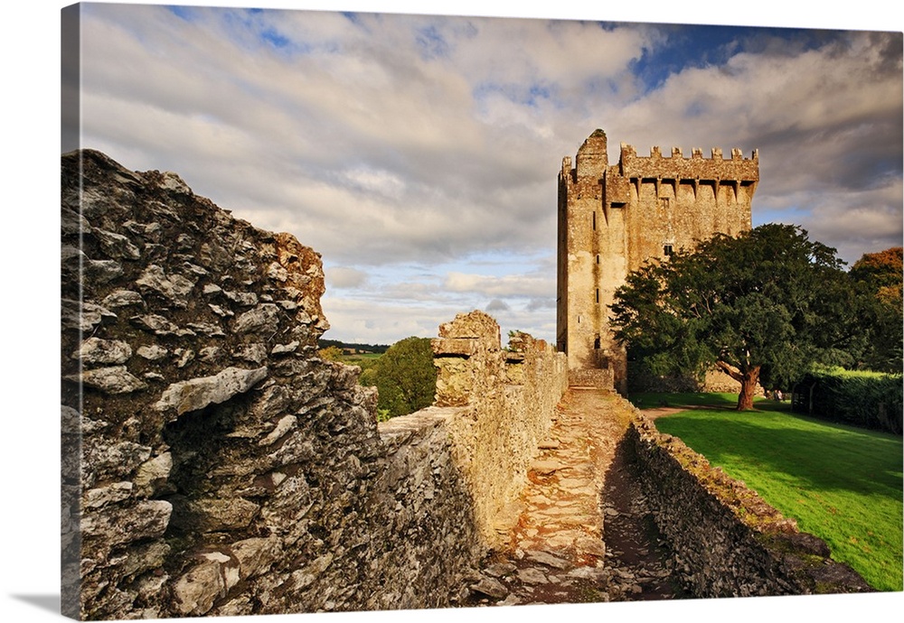 Ireland, Cork, Blarney, Millions of visitors every year come to Blarney Castle to kiss its famous stone